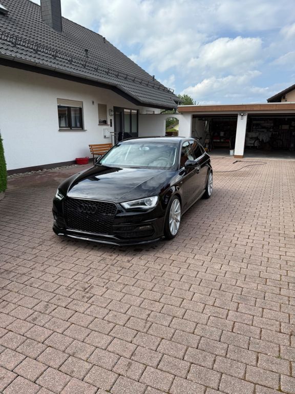 Schwarz Gebraucht 2015 Audi A3 Sportback S-Line Limousine | 16.900 € (Etwas zu teuer) - Bild 1/4