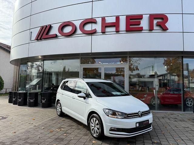 Pure white Gebraucht 2022 VW Touran Comfortline Van / Kleinbus | 26.890 € (Guter Preis) - Bild 1/4