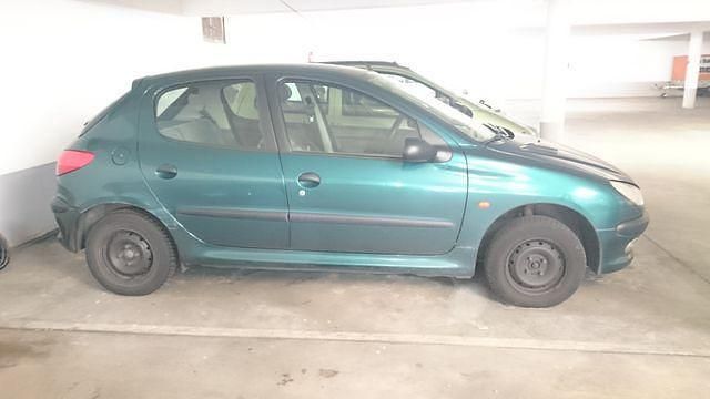 Gebraucht Peugeot 206 75 PS (55 kW) 1999 Grün Kleinwagen