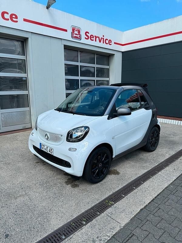 Weiß Gebraucht 2016 Smart ForTwo Cabrio Cabrio | 12.450 € (Fairer Preis) - Bild 1/4