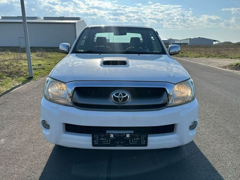 Gebraucht Toyota HiLux 120 PS (88 kW) 2010 Weiß Pickup