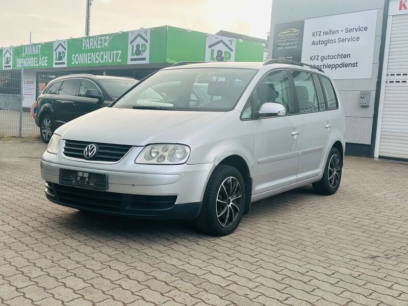 Silber Gebraucht 2004 VW Touran Trendline Van / Kleinbus | 2.500 € (Etwas zu teuer) - Bild 1/4
