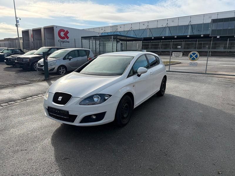 Weiß Gebraucht 2010 Seat Leon Kleinwagen | 3.750 € (Etwas zu teuer) - Bild 1/4