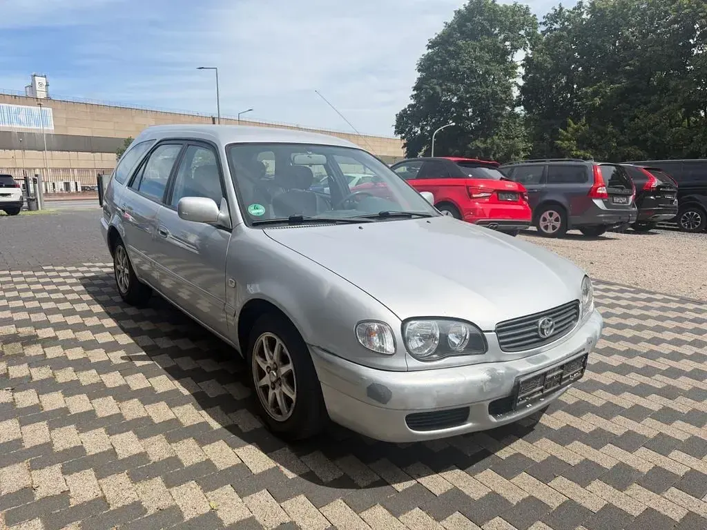Gebraucht Toyota Corolla 97 PS (71 kW) 1999 Silber Limousine