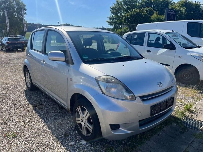 Silber Gebraucht 2008 Daihatsu Sirion Kleinwagen | 999 € (Superpreis) - Bild 1/4
