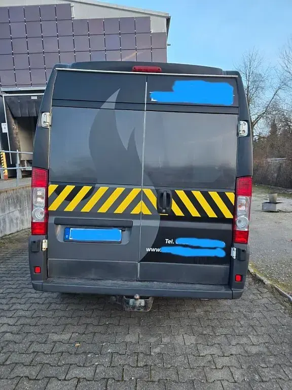 Gebraucht Peugeot Boxer 131 PS (96 kW) 2011 Schwarz Van