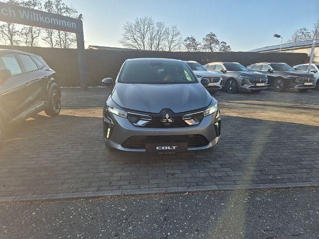 Neu Mitsubishi Colt Plus 91 PS (66 kW) 2026 Grau Limousine