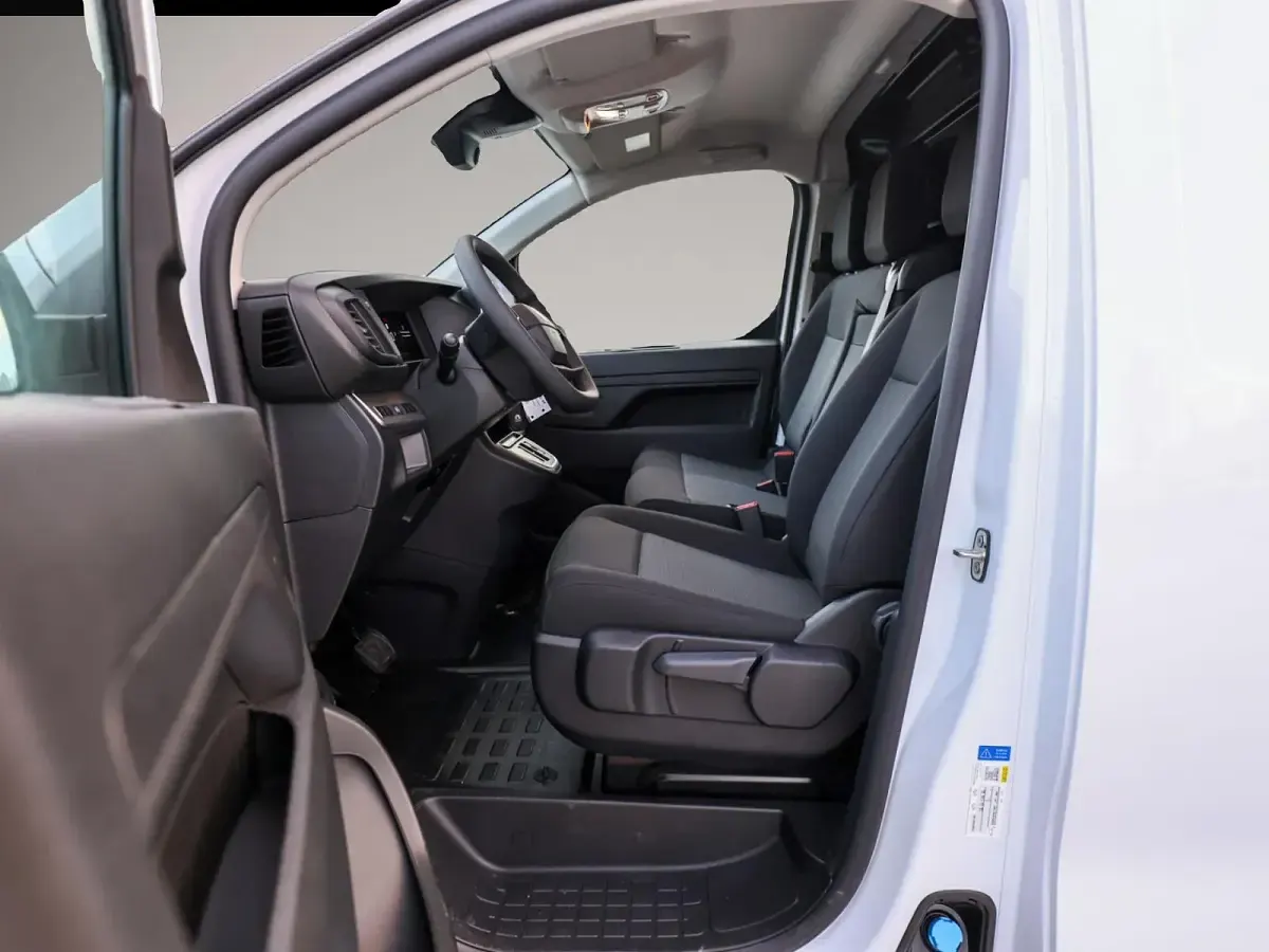 Neu Peugeot Expert 144 PS (105 kW) 2026 Manufacturer Van