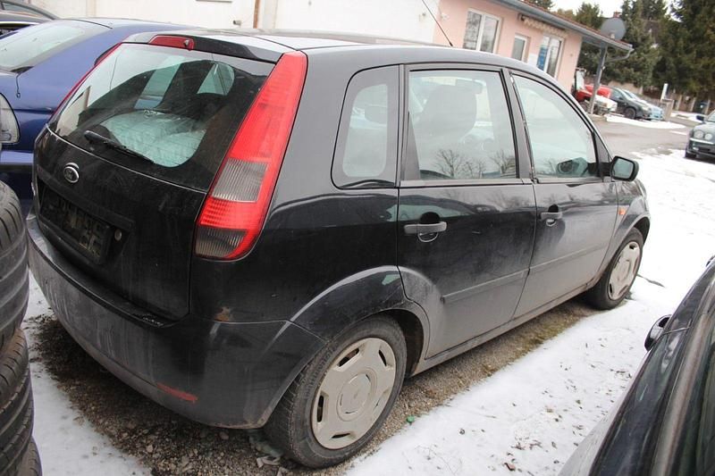 Gebraucht Ford Fiesta 101 PS (74 kW) 2005 Blau Kleinwagen