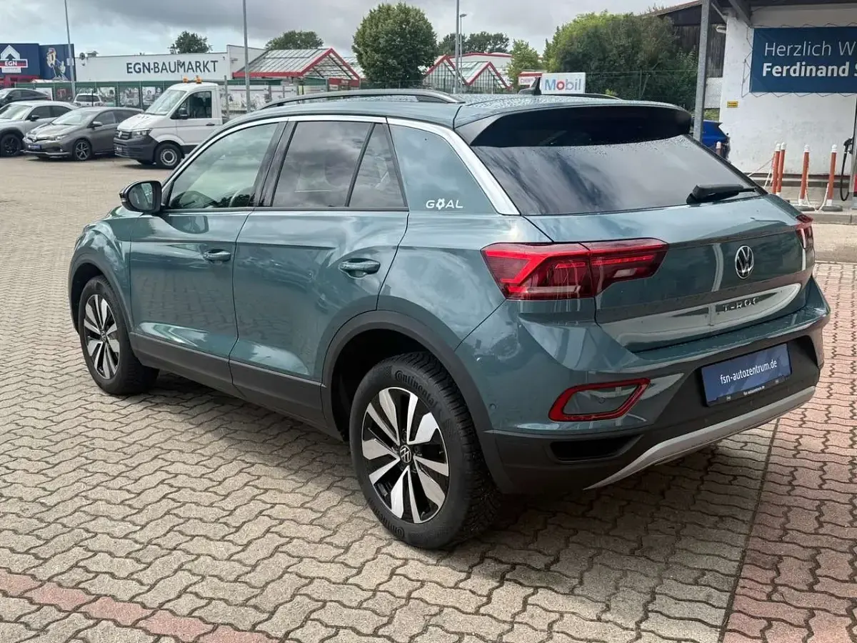 Gebraucht VW T-Roc Goal 150 PS (110 kW) 2025 Petroleum blue metallic SUV