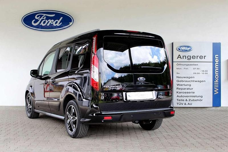 Gebraucht Ford Tourneo Connect Titanium 120 PS (88 kW) 2017 Iridiumschwarz metallic Van / Kleinbus