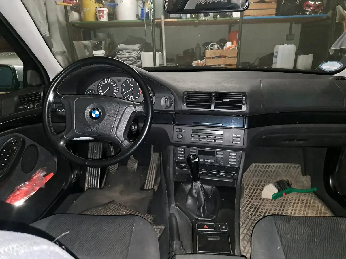 Second-hand BMW 520 150 CP (110 kW) 1999 Argintiu Berlinǎ