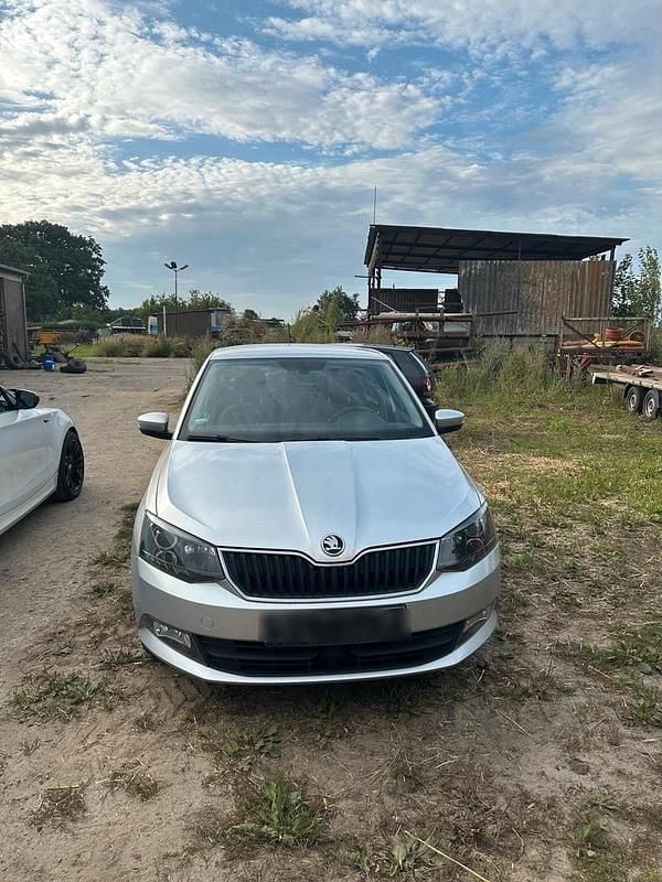 Silber Gebraucht 2015 Skoda Fabia Kombi | 7.500 € (Superpreis) - Bild 1/4
