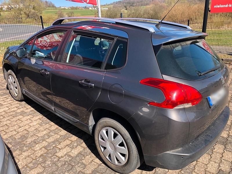 Grau Gebraucht 2015 Peugeot 2008 SUV | 5.500 € (Guter Preis) - Bild 1/4