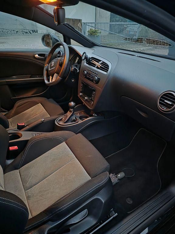 Second-hand Seat Leon CUPRA 310 CP (228 kW) 2012 Negru Berlinǎ