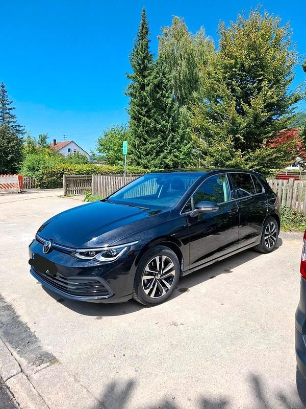 Schwarz Gebraucht 2021 VW Golf VIII United Kleinwagen | 19.900 € (Superpreis) - Bild 1/4