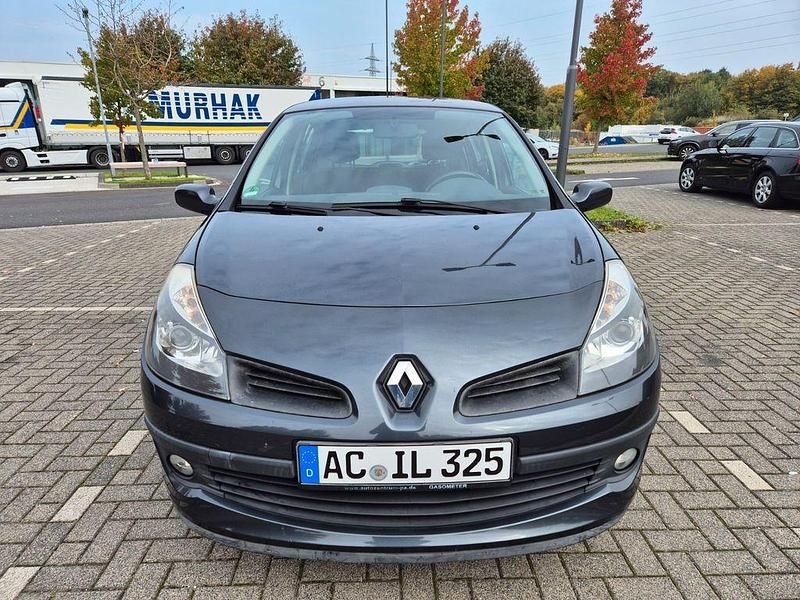 Gebraucht Renault Clio II Authentique 65 PS (47 kW) 2006 Violett Limousine