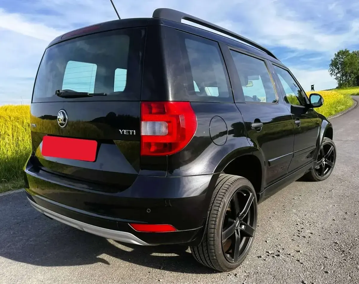 Gebraucht Skoda Yeti Active 105 PS (77 kW) 2015 Schwarz SUV