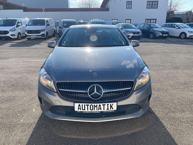 Gebraucht Mercedes A200 136 PS (100 kW) 2017 Grau Limousine