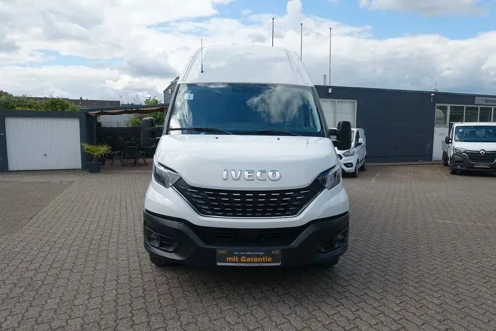 Occasion Iveco Daily 179 ch (131 kW) 2020 Blanc Monospace