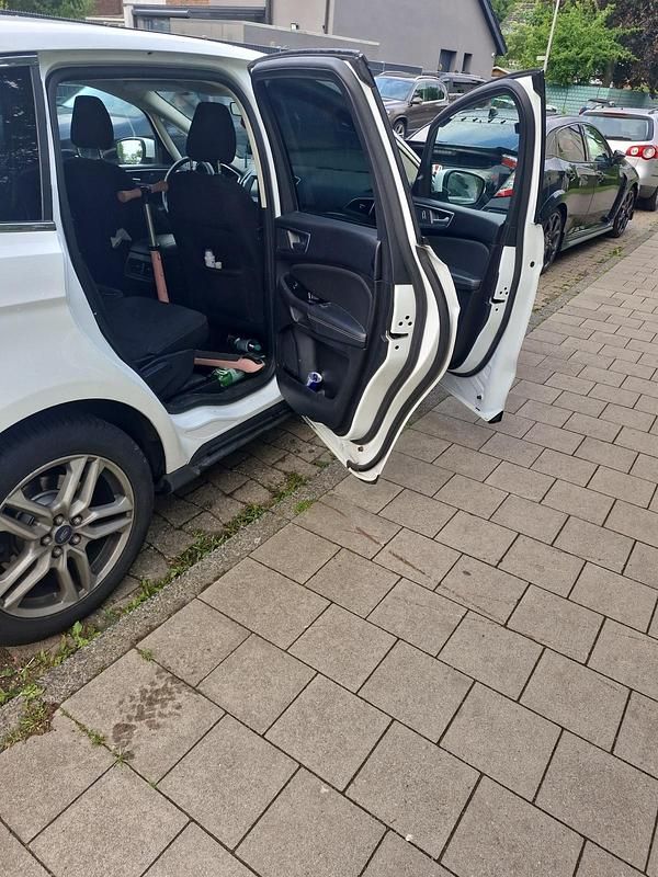 Gebraucht Ford S-MAX 179 PS (131 kW) 2017 Weiß Van / Kleinbus