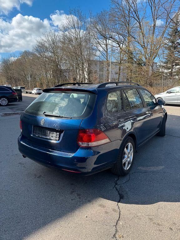 Gebraucht VW Golf VI Trendline 105 PS (77 kW) 2011 Blau Kleinwagen