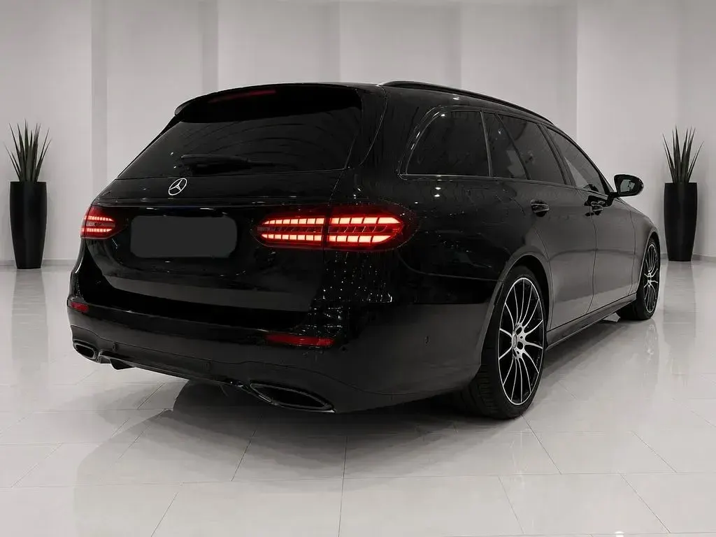 Gebraucht Mercedes E400 AMG line 330 PS (242 kW) 2022 Schwarz Kombi