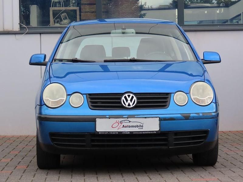 Gebraucht VW Polo 64 PS (47 kW) 2004 Blau Kleinwagen