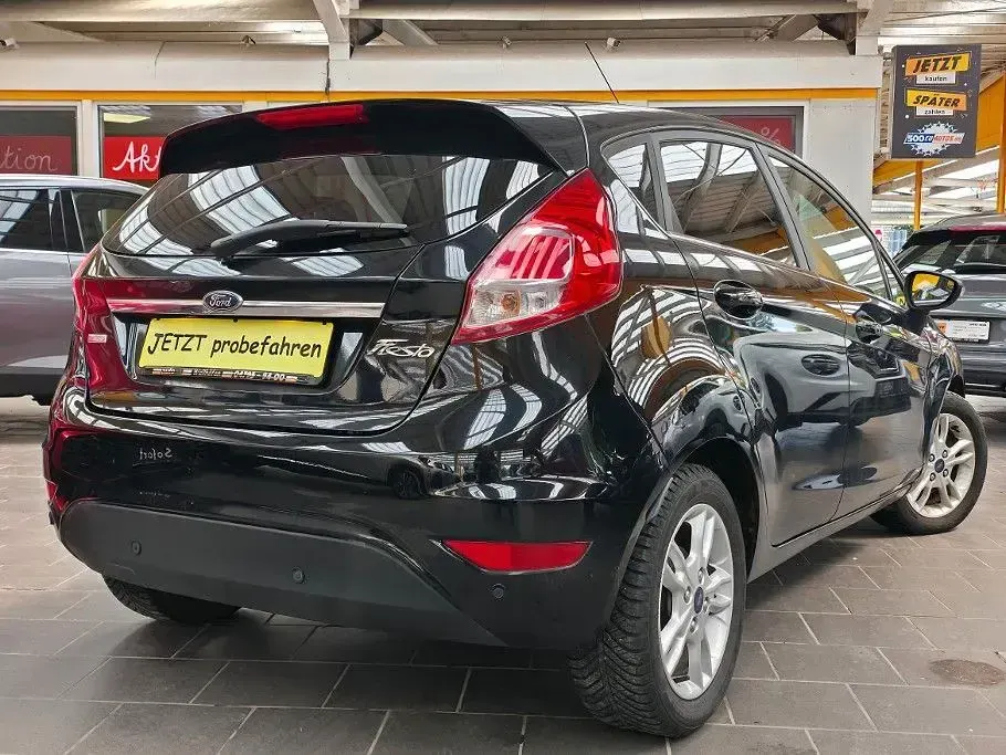 Gebraucht Ford Fiesta Titanium 125 PS (91 kW) 2016 Schwarz Kleinwagen