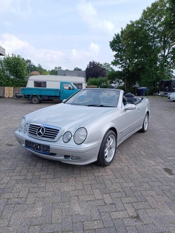 Silber Gebraucht 2000 Mercedes CLK230 Cabrio | 5.999 € (Fairer Preis) - Bild 1/4