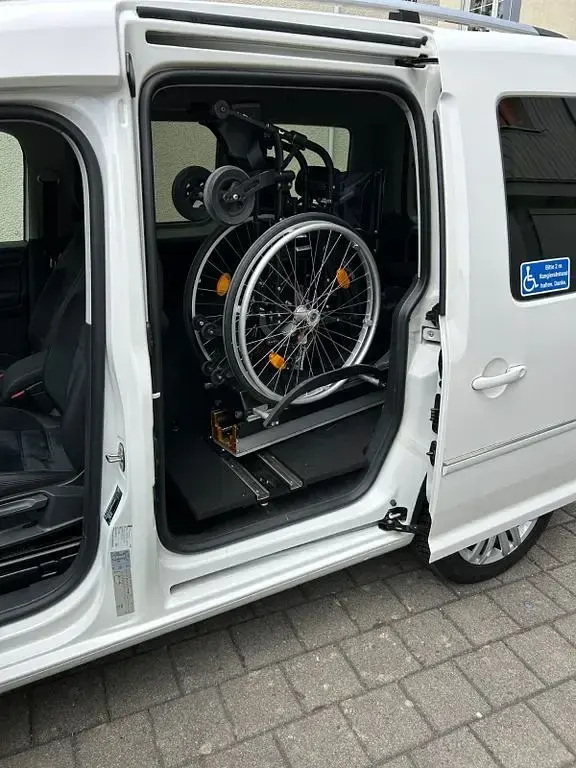 Gebraucht VW Caddy Highline 131 PS (96 kW) 2018 Weiß Van / Kleinbus