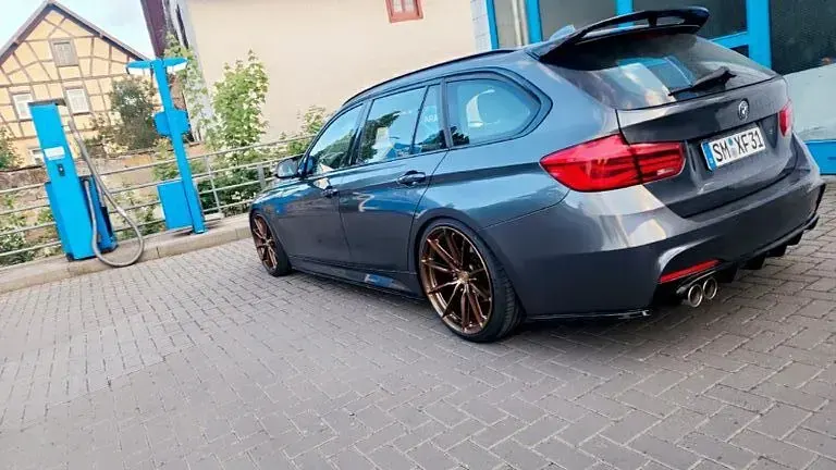Gebraucht BMW 330 M Sport 252 PS (185 kW) 2019 Grau Kombi