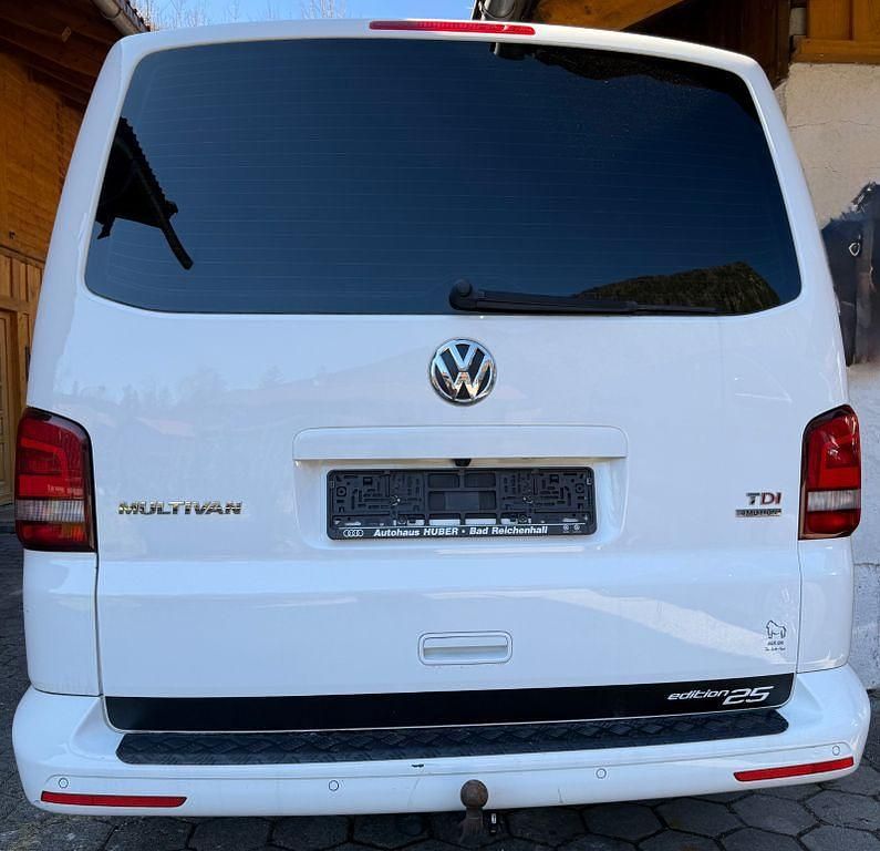 Gebraucht VW Multivan Edition 179 PS (131 kW) 2015 Weiß Van / Kleinbus