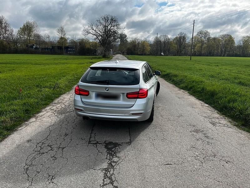 Gebraucht BMW 320 190 PS (139 kW) 2017 Grau Kombi