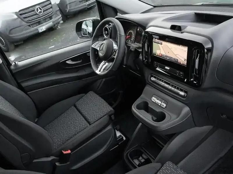 Gebraucht Mercedes Vito 190 PS (139 kW) 2026 Obsidianschwarz metallic Van