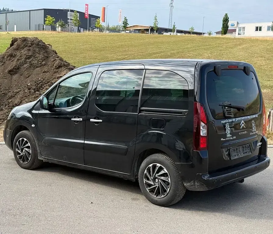 Gebraucht Citroën Berlingo 98 PS (72 kW) 2016 Schwarz Van / Kleinbus