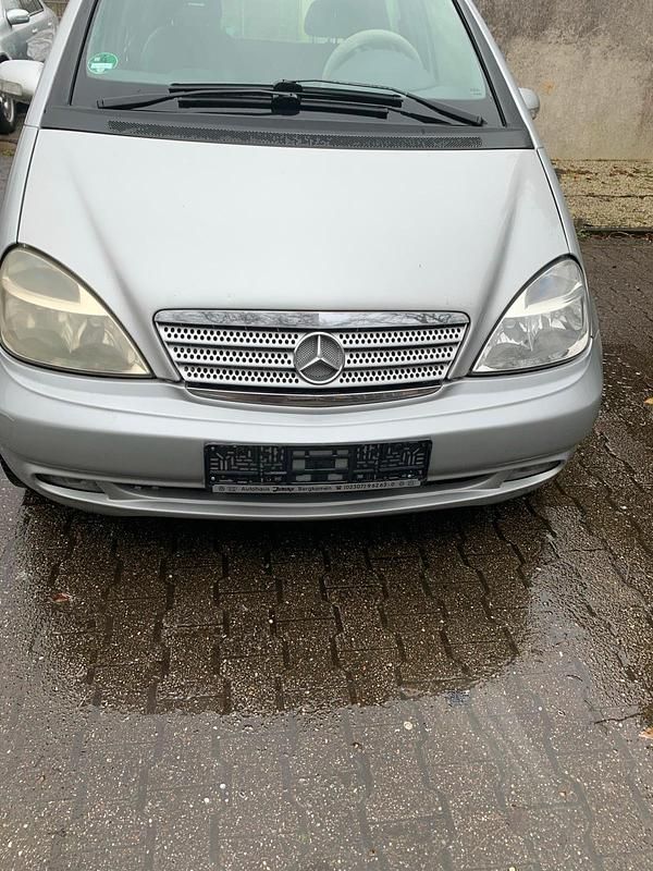 Silber Gebraucht 2002 Mercedes A210 Kleinwagen | 1.700 € (Etwas zu teuer) - Bild 1/4