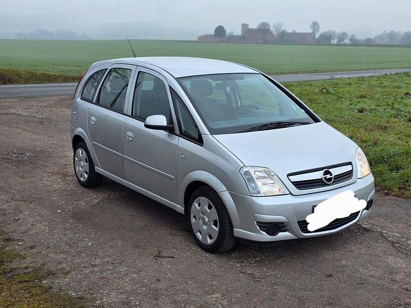 Silber Gebraucht 2009 Opel Meriva Selection Van / Kleinbus | 1.999 € (Etwas zu teuer) - Bild 1/4