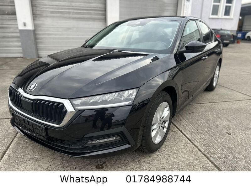 Schwarz Gebraucht 2022 Skoda Octavia Ambition Limousine | 19.900 € (Guter Preis) - Bild 1/4