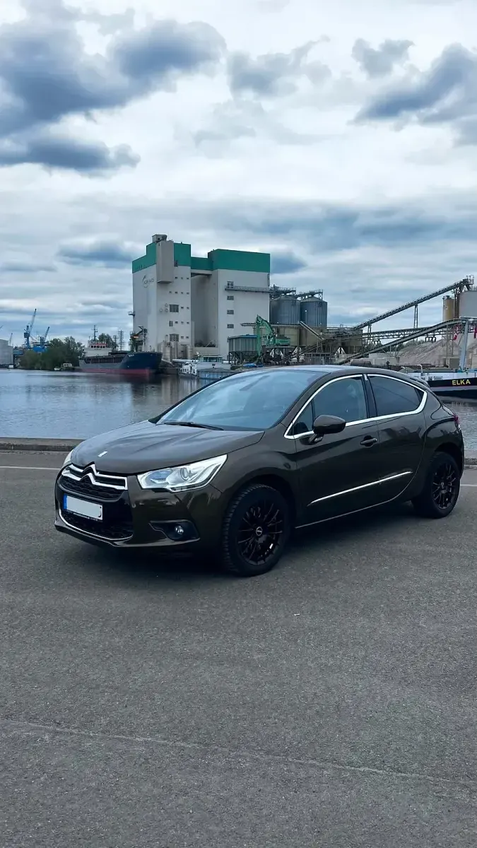 Gebraucht Citroën DS4 Sport Chic 200 PS (147 kW) 2012 Braun Kleinwagen