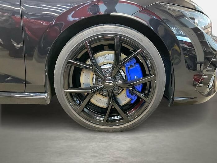 Gebraucht VW Golf VIII R 320 PS (235 kW) 2023 Deep black perleffekt Kombi