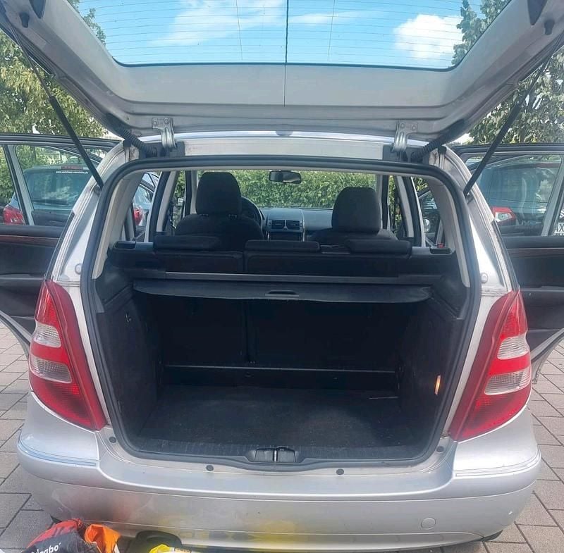 Second-hand Mercedes A150 2008 Argintiu Hatchback