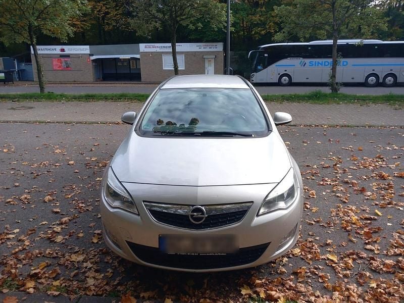Silber Gebraucht 2011 Opel Astra Eco Kombi | 1.750 € (Guter Preis) - Bild 1/4