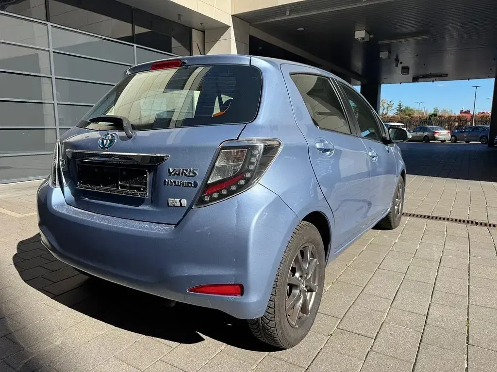 Gebraucht Toyota Yaris 101 PS (74 kW) 2013 Blau Kleinwagen