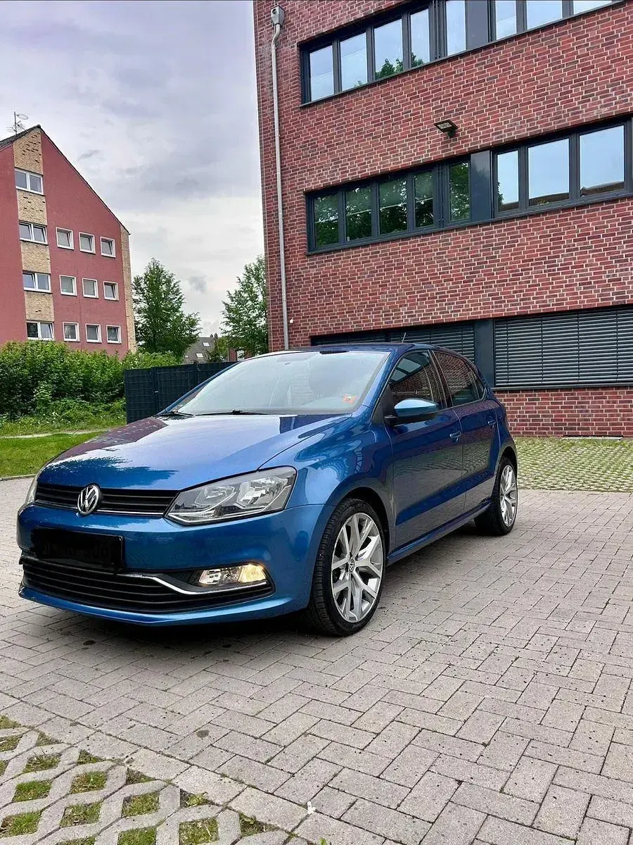 Gebraucht VW Polo 90 PS (66 kW) 2016 Blau Kleinwagen