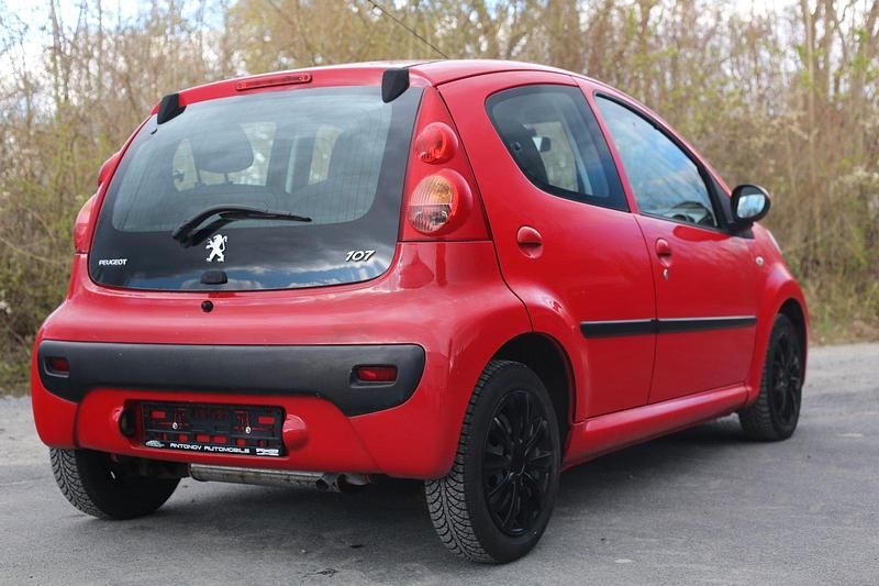 Gebraucht Peugeot 107 68 PS (50 kW) 2009 Rot Kleinwagen
