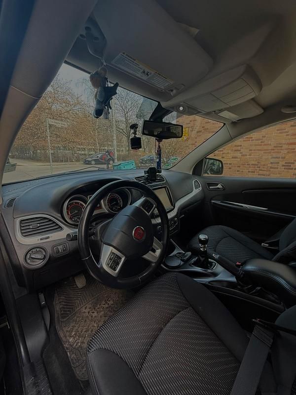 Gebraucht Fiat Freemont 141 PS (103 kW) 2012 Schwarz SUV