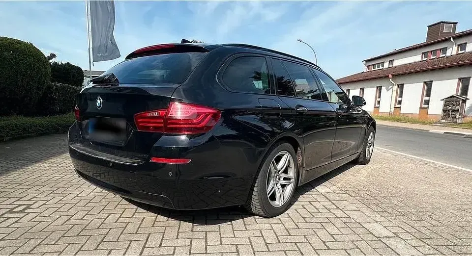 Gebraucht BMW 530 Sport Line 258 PS (189 kW) 2016 Schwarz Kombi