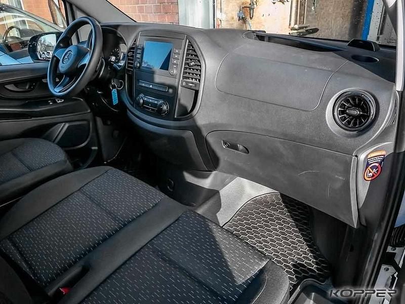 Gebraucht Mercedes e-Vito 85 kW (116 PS) 2021 Arktikweiß Van / Kleinbus