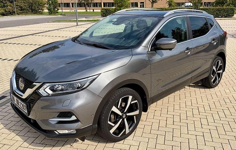 Grau Gebraucht 2019 Nissan Qashqai 360º SUV | 15.200 € (Guter Preis) - Bild 1/4